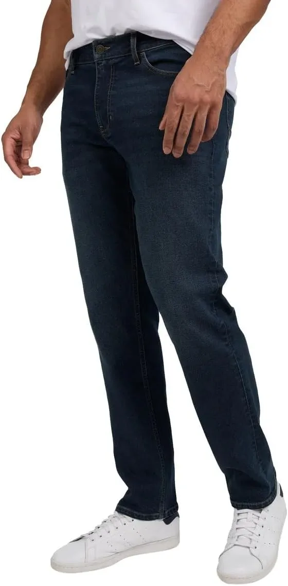 IZOD Mens Straight Fit Classic 5-Pocket Style Jean