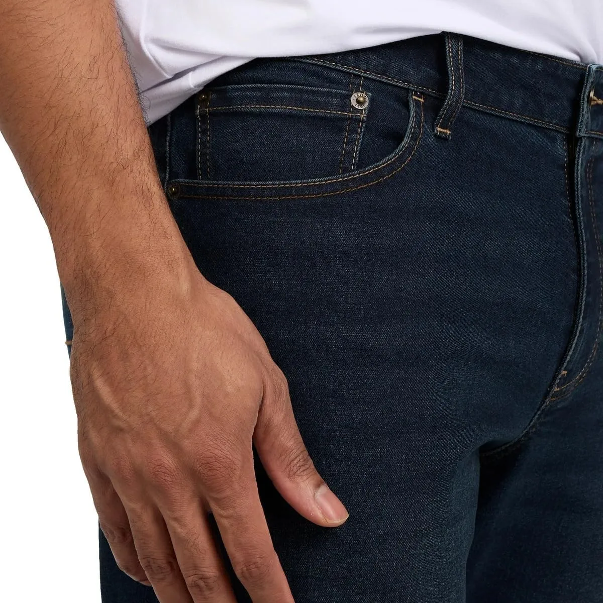 IZOD Mens Straight Fit Classic 5-Pocket Style Jean