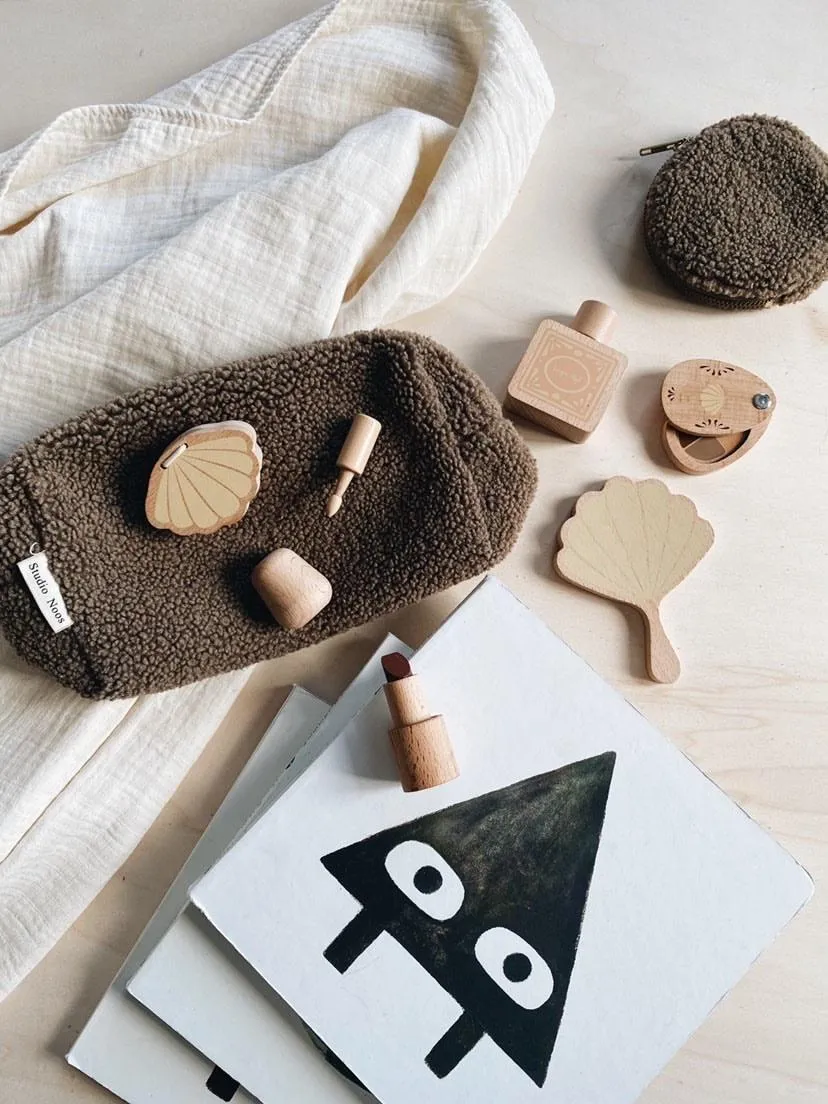 TEDDY POUCH BAG BROWN