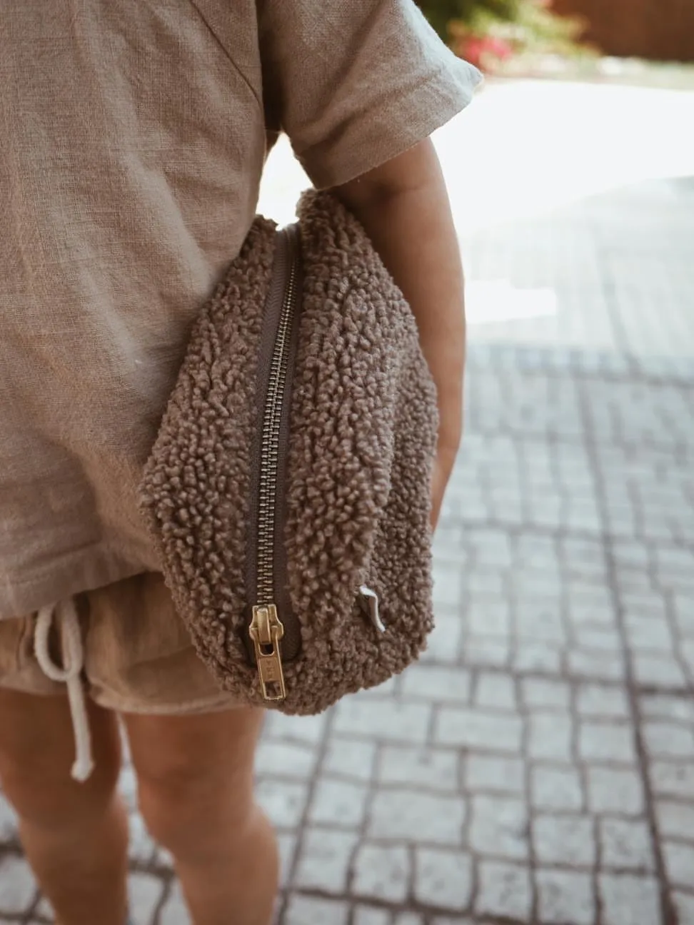 TEDDY POUCH BAG BROWN